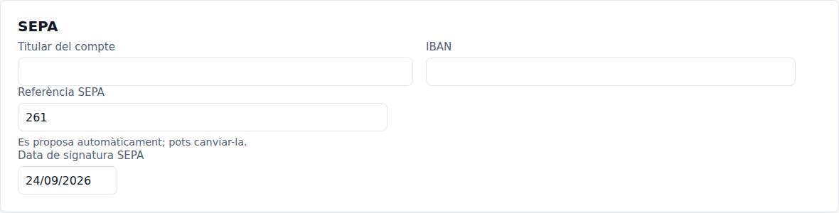 Formulari d'alta d'un soci amb els camps SEPA: titular, IBAN, referència i data de signatura