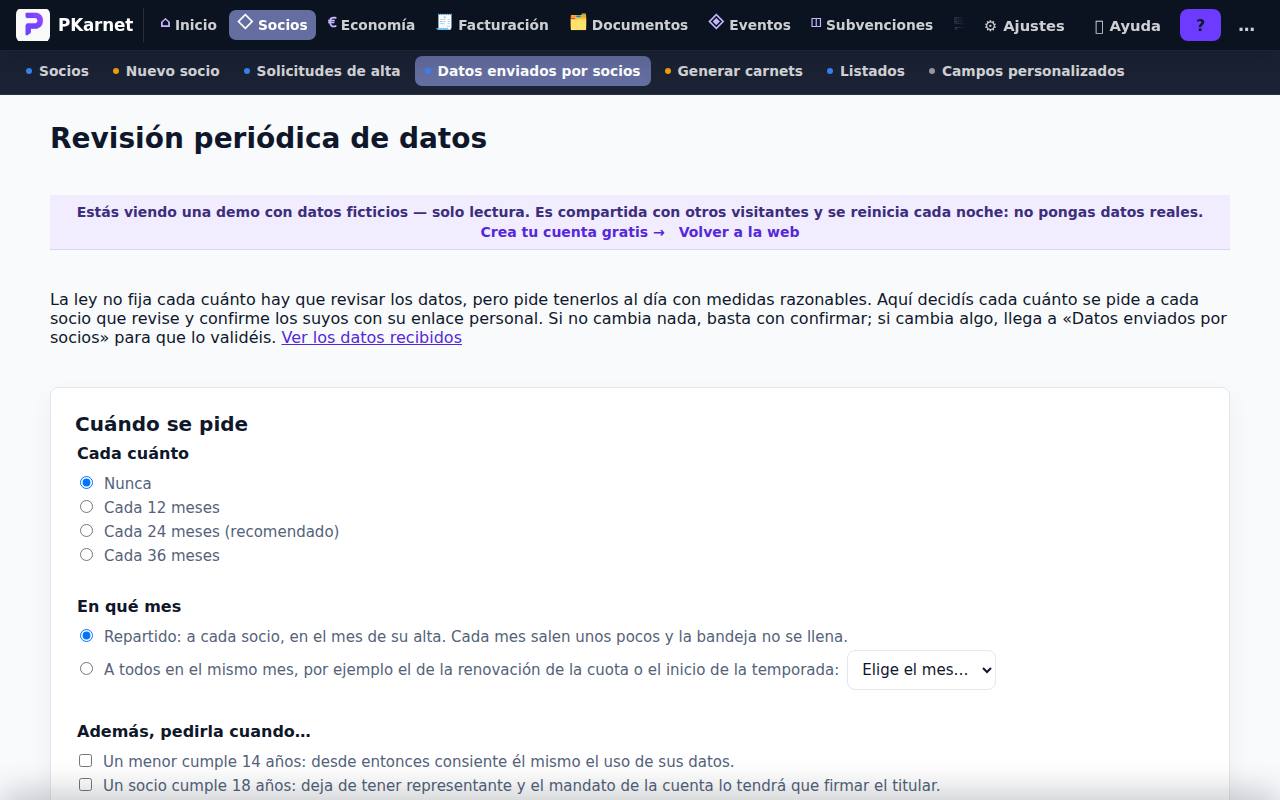 Pantalla «Revisión periódica de datos» del panel de PKarnet, con datos de la demo
