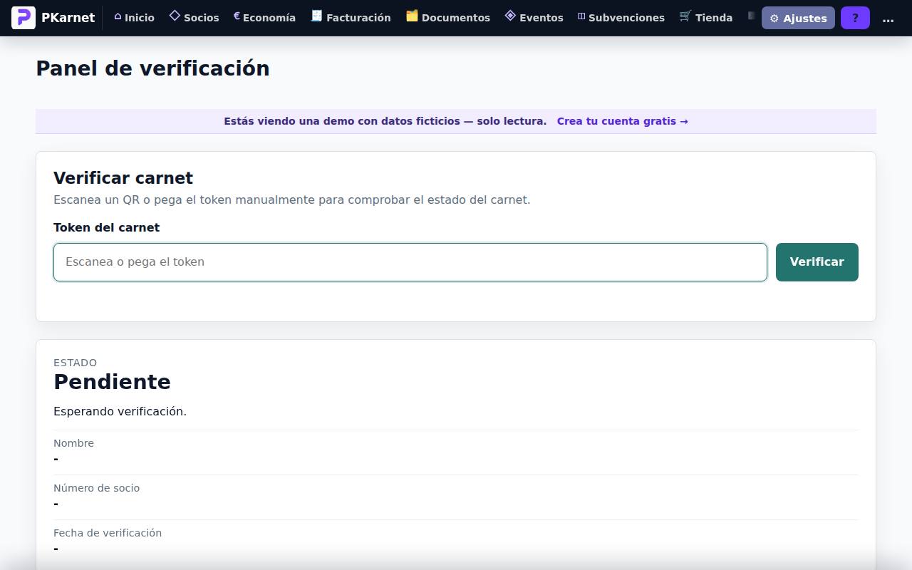 Pantalla «Verificación de carnets» del panel de PKarnet, con datos de la demo